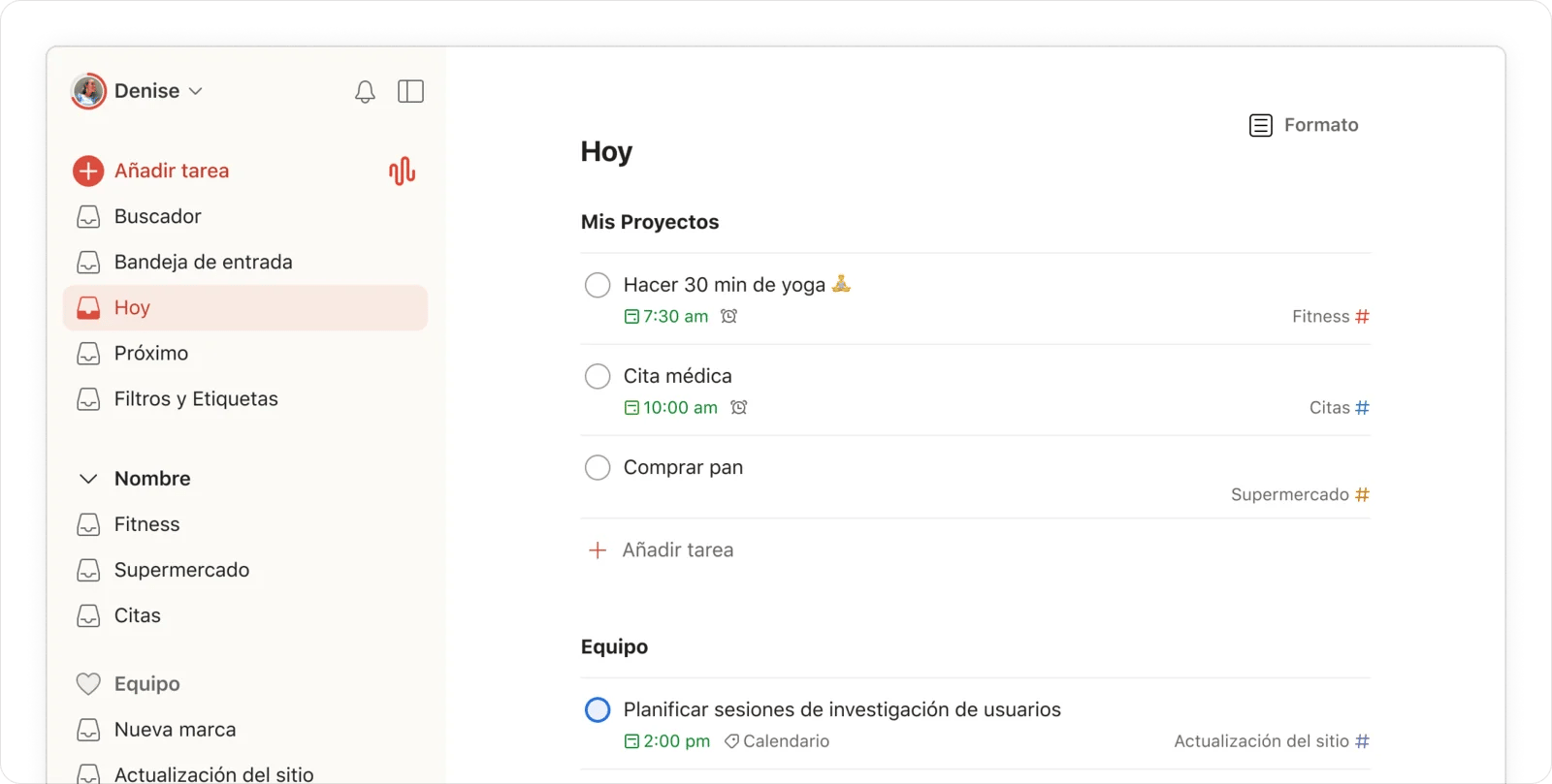 Todoist en el escritorio con la vista Hoy: tareas agrupadas por proyectos personales y de equipo, cada una con hora, recordatorio y proyecto