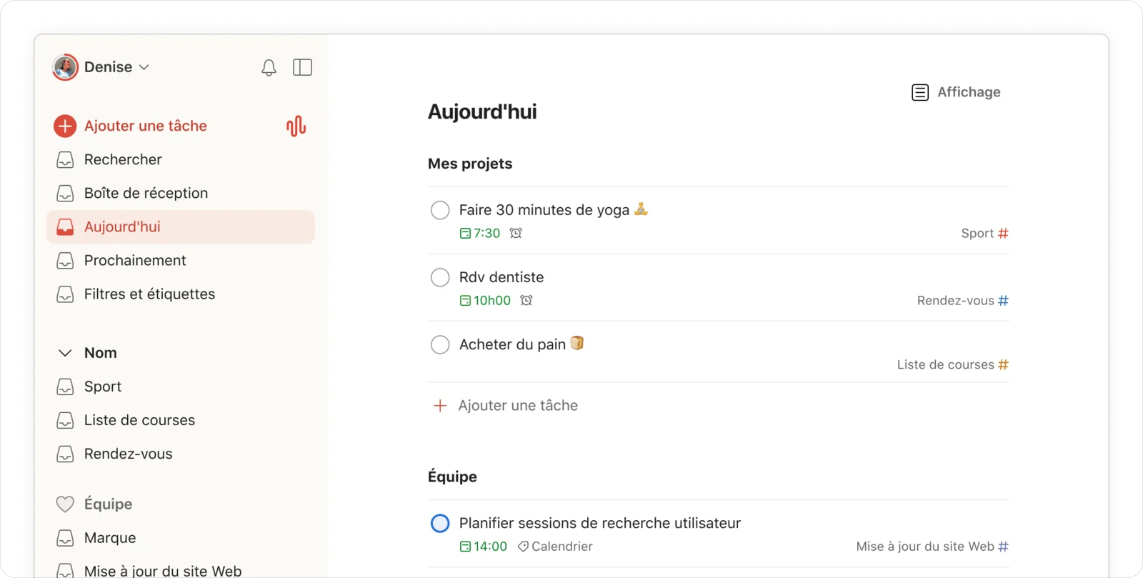 Todoist sur ordinateur avec la vue Aujourd'hui : tâches regroupées par projets personnels et d'équipe, chacune avec une heure, un rappel et un projet