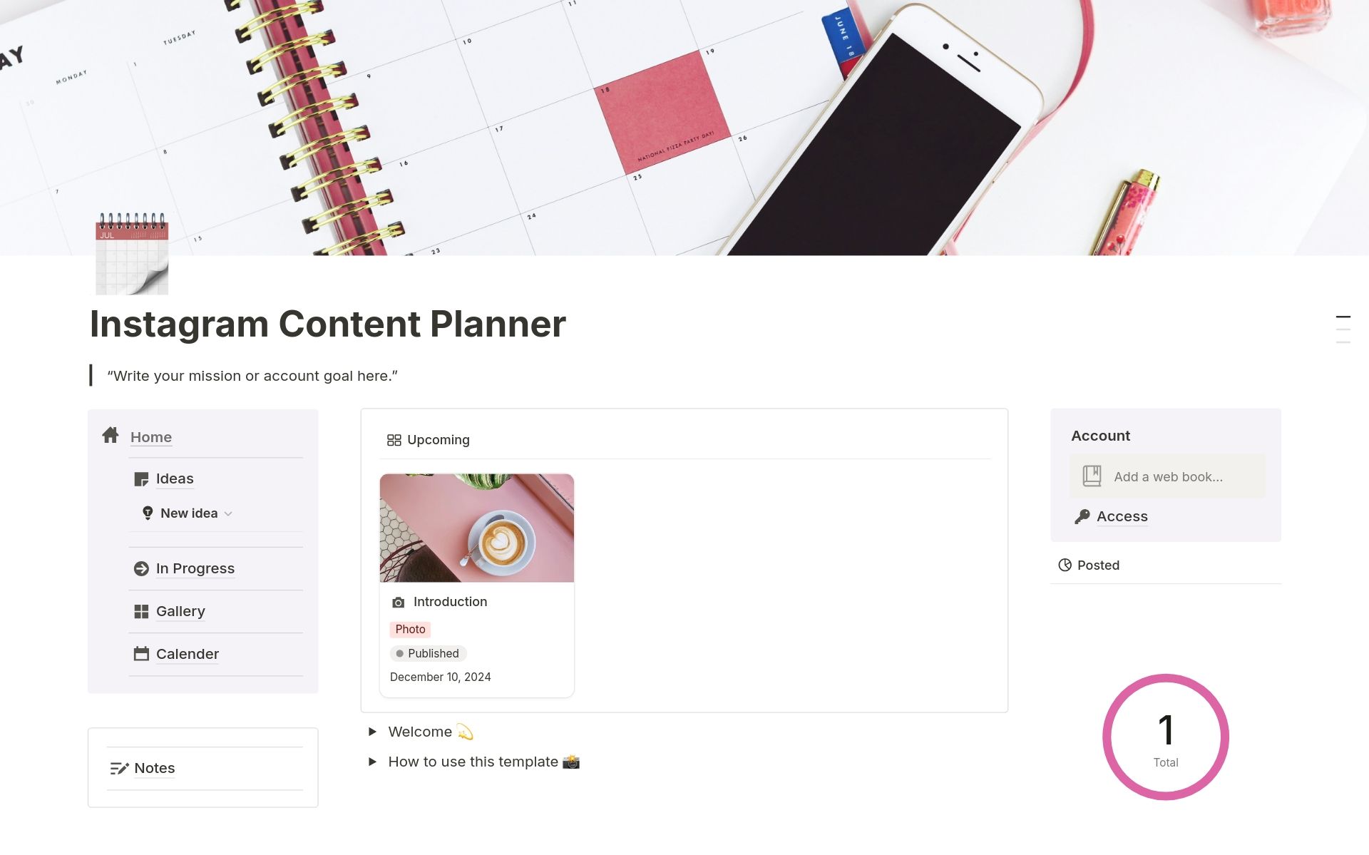 Se muestra en pantalla una plantilla digital para planificar contenido de Instagram, con calendario, ideas y un seguidor de cuentas. Hay material de oficina al lado.