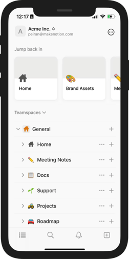 모바일의 Notion 앱, Home, Brand Assets, Meeting Notes, Docs, Support 같은 네비게이션과 폴더, 아이콘이 보임