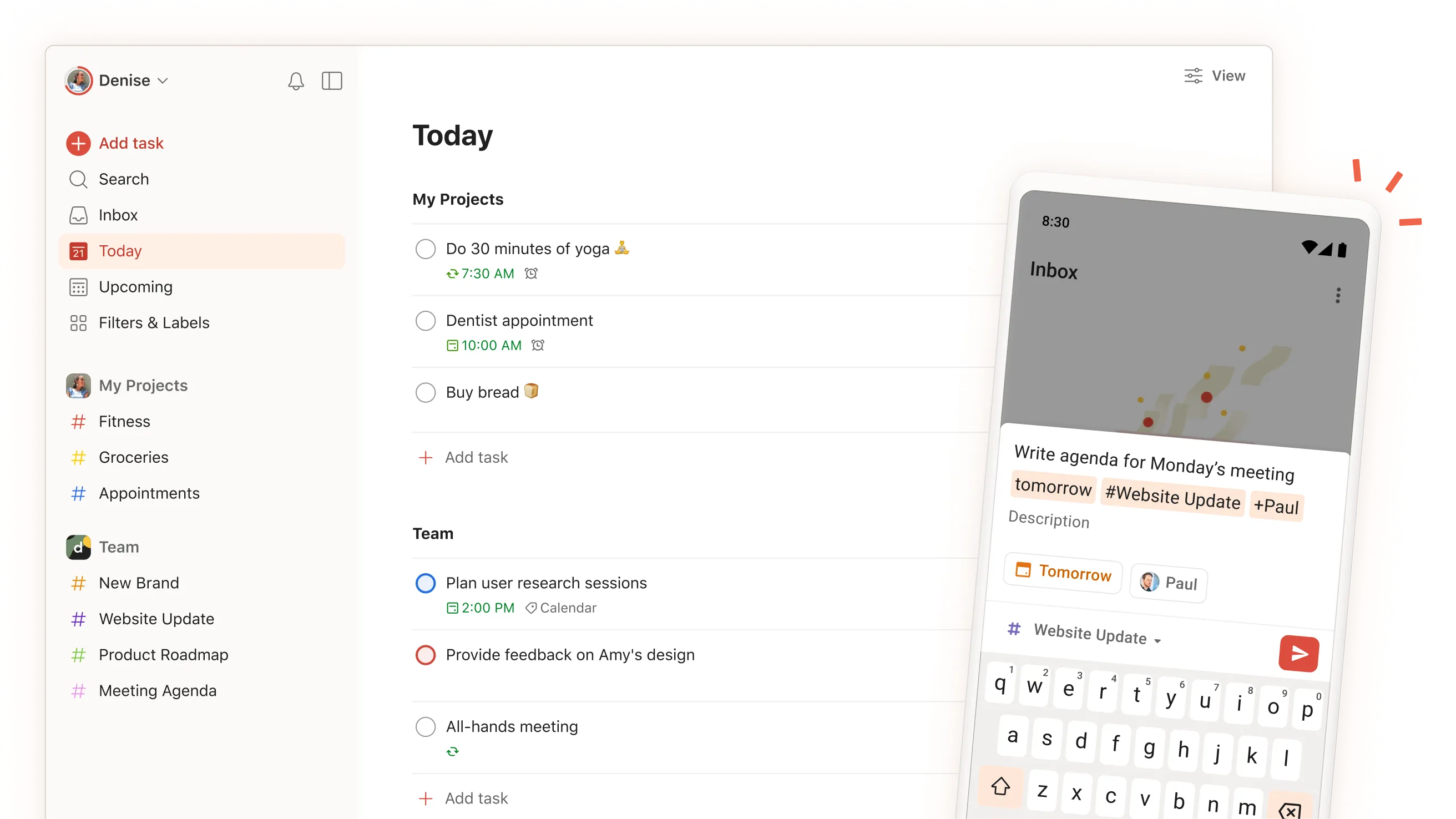 Vista Hoy de Todoist en escritorio con una barra lateral de proyectos (Fitness, Compra, Actualización web, Hoja de ruta del producto) y tareas con horas de vencimiento y banderas de prioridad, junto a una pantalla de móvil que muestra la captura en lenguaje natural interpretando «mañana», una etiqueta y un responsable en forma de chips