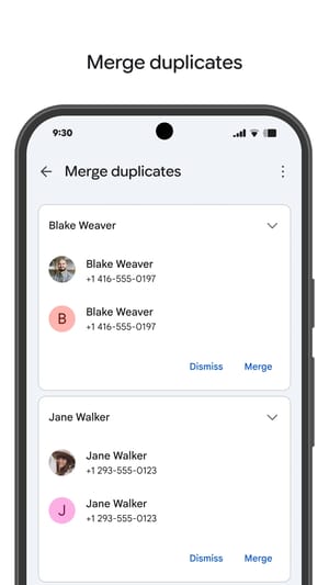 App Google Kontakte mit dem Bildschirm Merge duplicates, englische Oberfläche: zwei Paare übereinstimmender Kontakte mit den Schaltflächen Dismiss und Merge