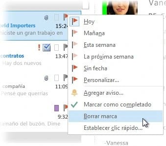 Menú de la bandera en la lista de mensajes del Outlook clásico en español, con Hoy, Mañana, Esta semana, Agregar aviso, Marcar como completado y Borrar marca seleccionado