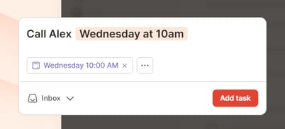 Todoist의 NLP 기능이 적용된 작업 리마인더 화면. Alex에게 통화를 요청하는 작업이 수요일 오전 10시로 일정이 설정되어 있으며, 날짜, 시간, 목록 선택 및 작업 추가 옵션이 표시된다.