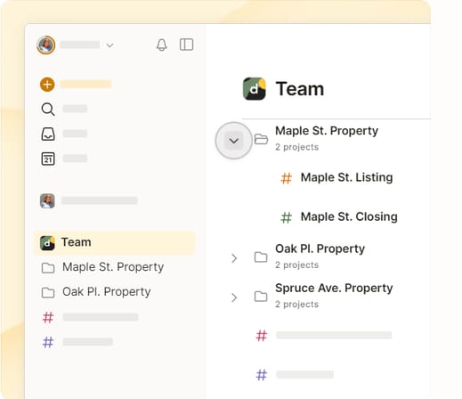 사이드바에 탐색 아이콘이 표시되고, 메인 패널에는 Maple St. Property, Oak Pl. Property, Spruce Ave. Property 등 팀 프로젝트 목록이 보이는 Todoist 스크린샷